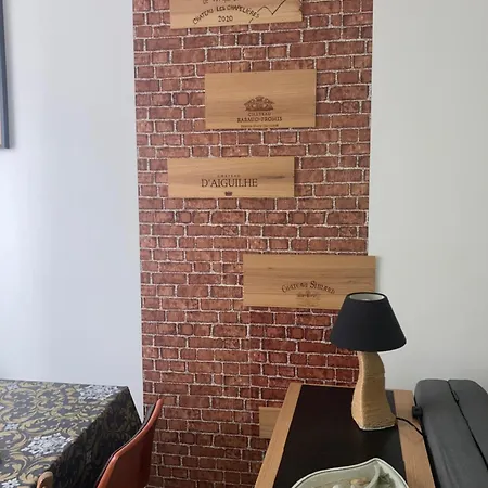 Location La Rochelle 度假居 *